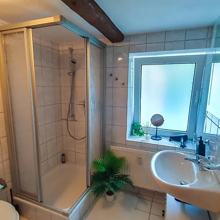 Zwei Moderne Am Wald Altbaucharme, Waldblick Apartment *