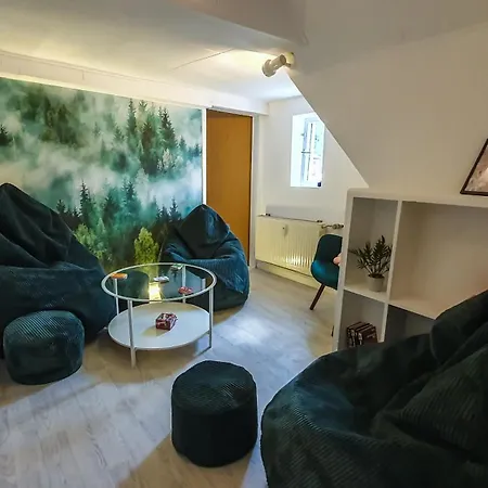 Zwei Moderne Am Wald Altbaucharme, Waldblick Apartment