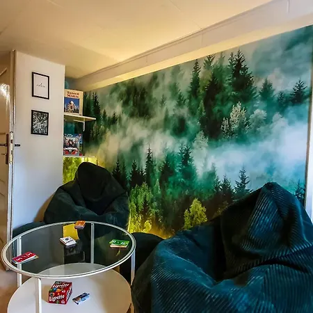 Zwei Moderne Am Wald Altbaucharme, Waldblick Apartment